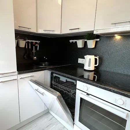 City Center Self Check-In Apartment *